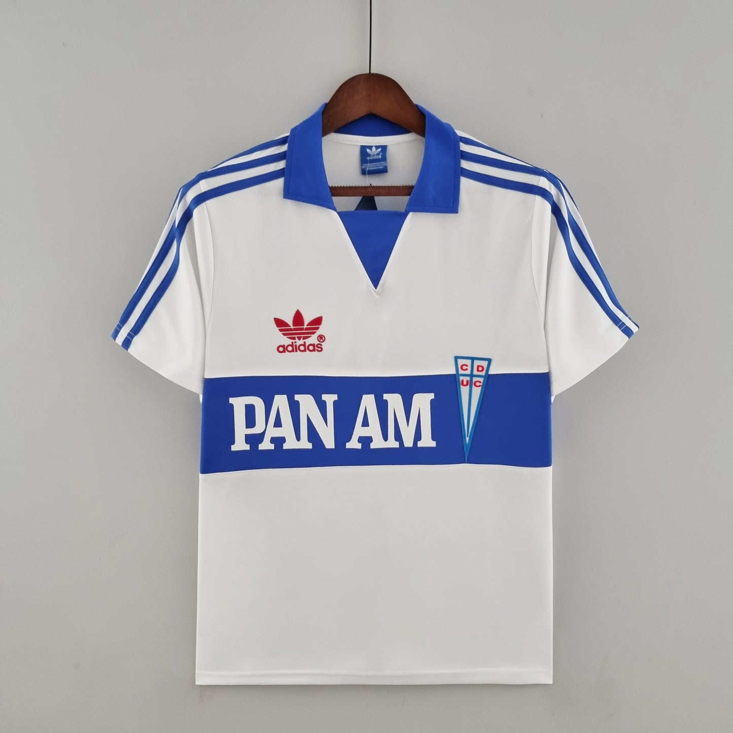 UNIVERSIDAD CATĂLICA I 1987 HOMBRE (RETRO)