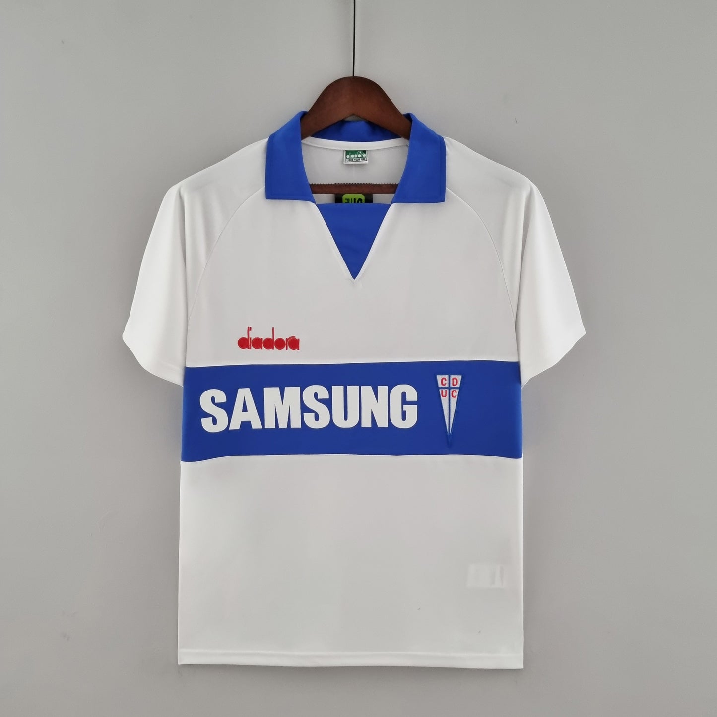UNIVERSIDAD CATĂLICA I 1993 HOMBRE (RETRO)
