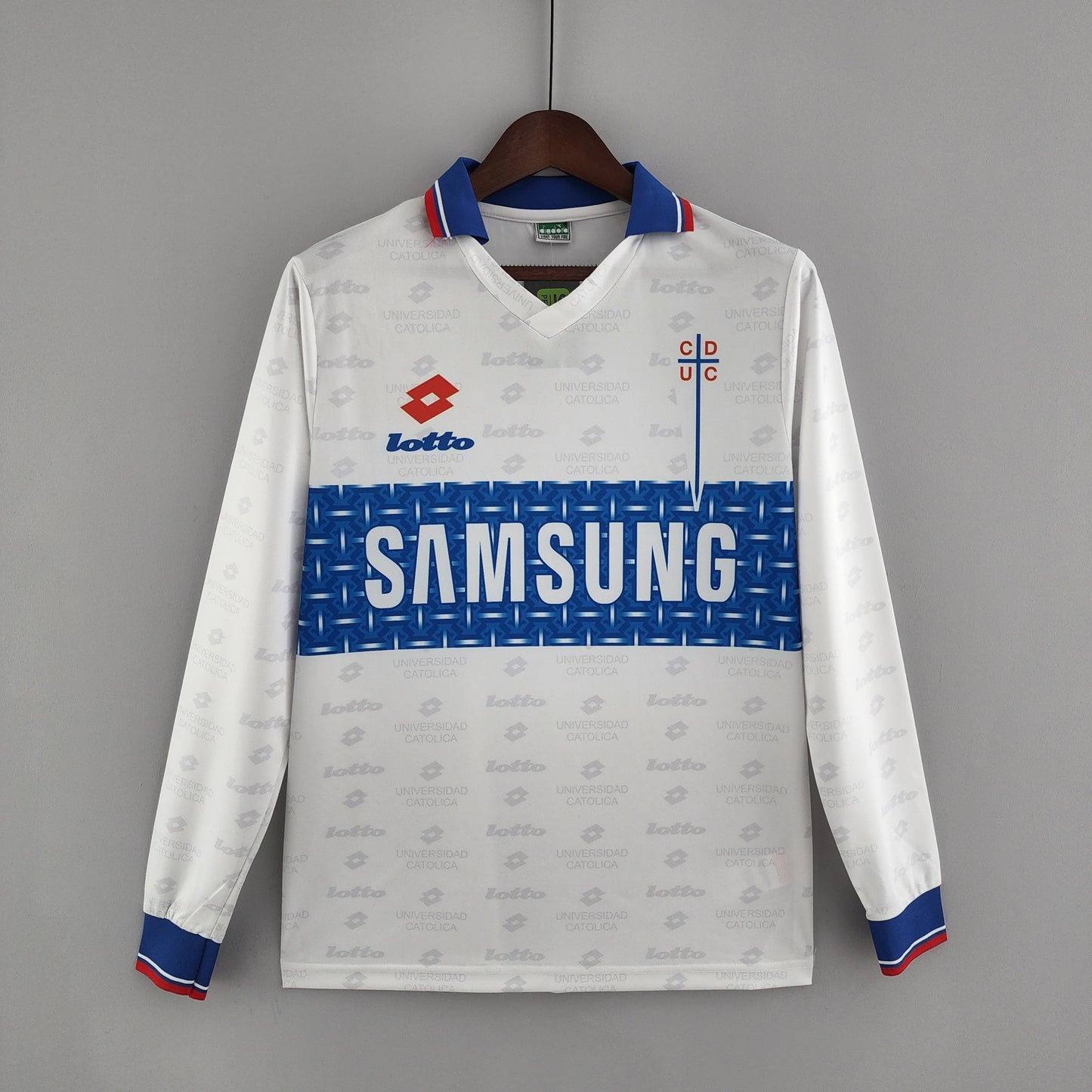 UNIVERSIDAD CATĂLICA I 1996 HOMBRE (RETRO) MANGA LARGA