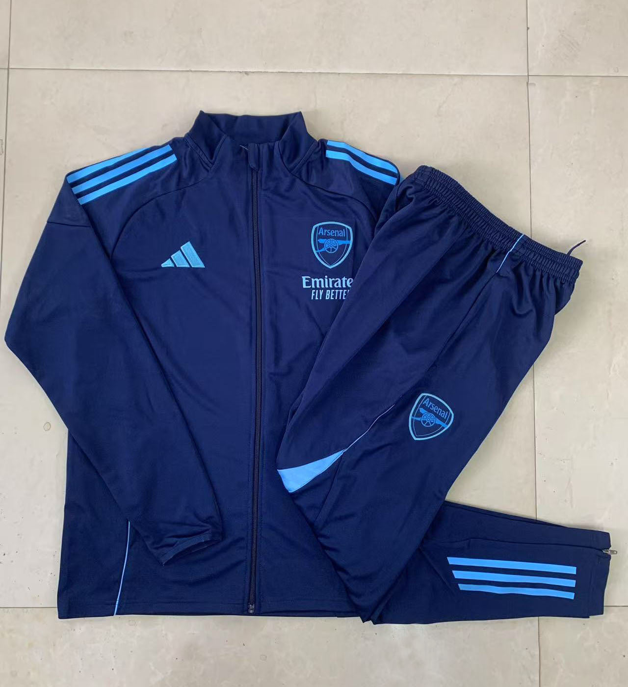 PANTALONES + SUDADERA ARSENAL VI 25/26