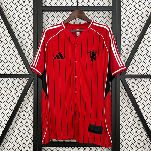 MANCHESTER UNITED EDICIÓN BASEBALL I 25/26 HOMBRE